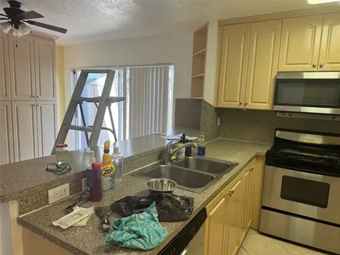 4350 SW 72nd Terrace SW Davie FL 33314