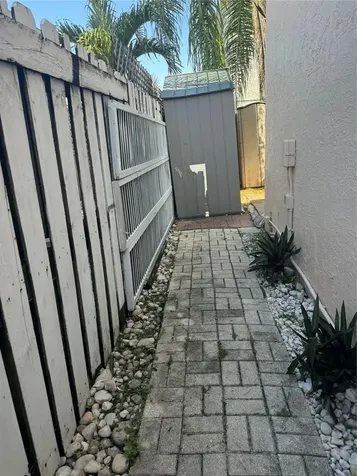 4350 SW 72nd Terrace SW Davie FL 33314