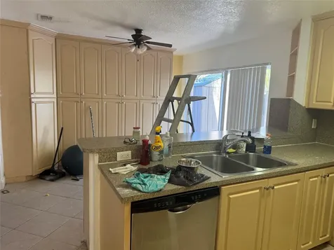 4350 SW 72nd Terrace SW Davie FL 33314