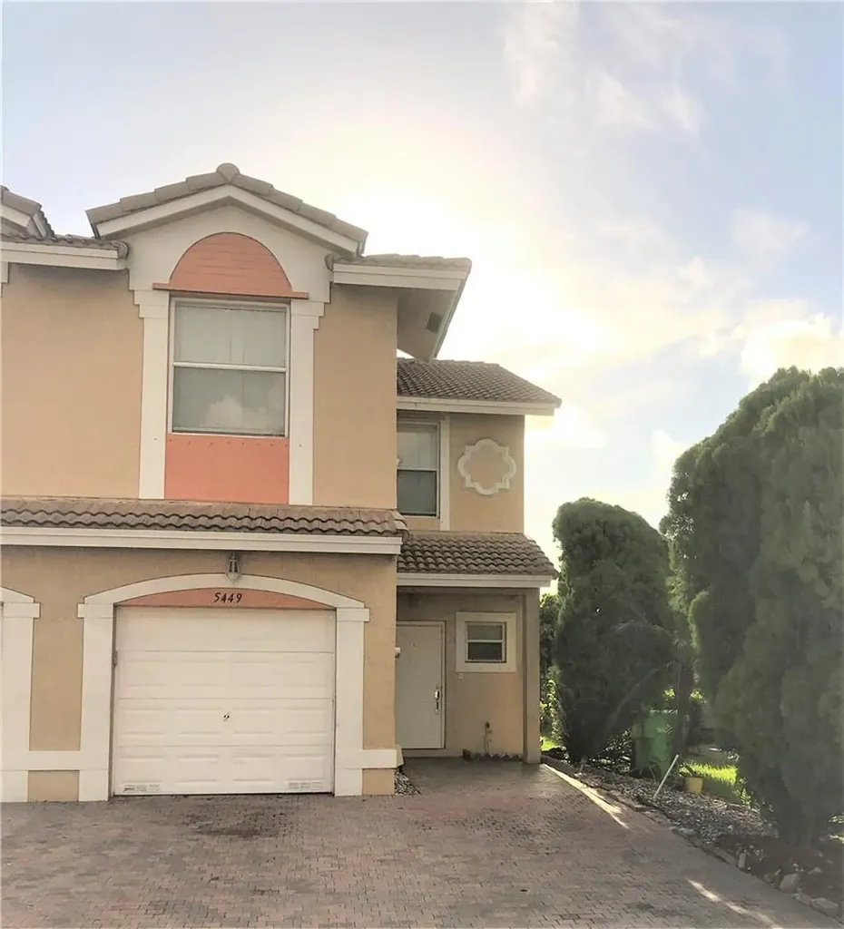 5449 NW 90th Avenue Sunrise FL 33351