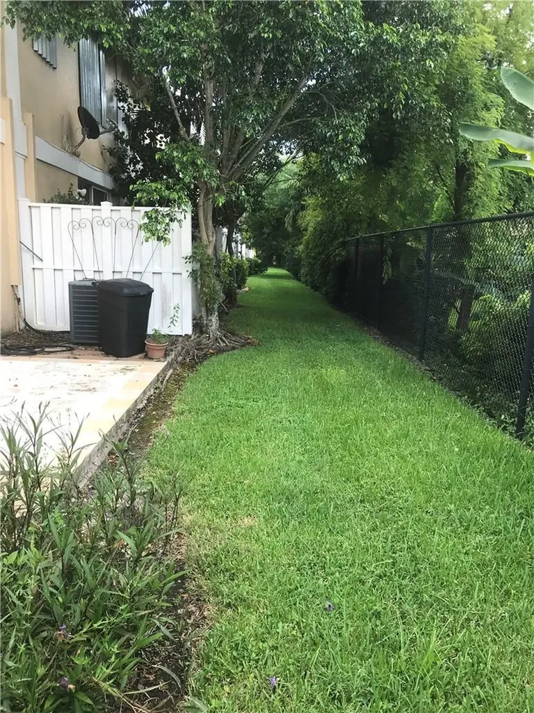 5449 NW 90th Avenue Sunrise FL 33351