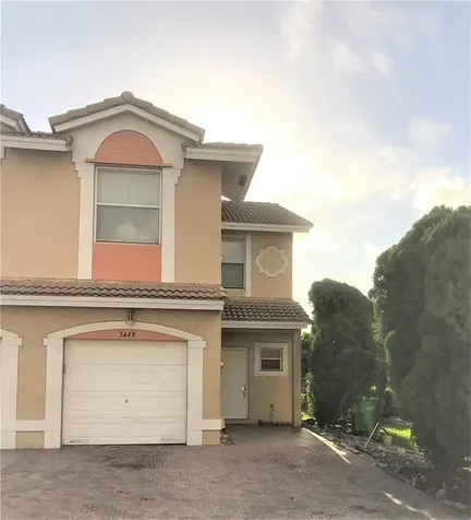 5449 NW 90th Avenue Sunrise FL 33351