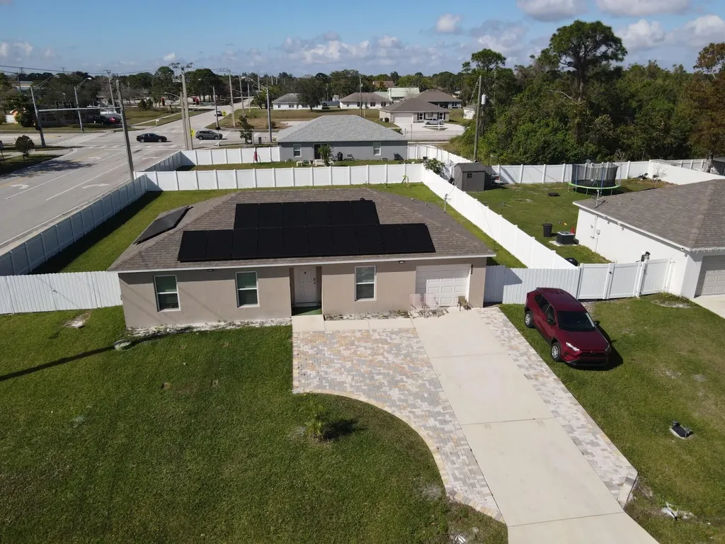 402 NE Mainsail Street Port St Lucie FL 34983