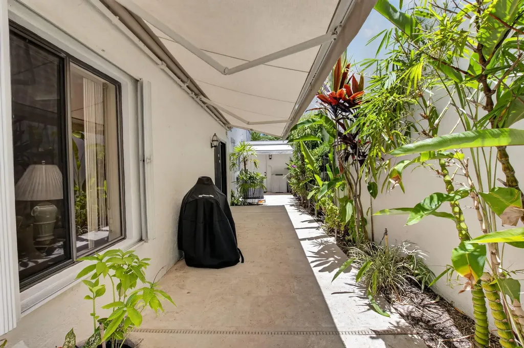 21692 Cromwell Circle Boca Raton FL 33486