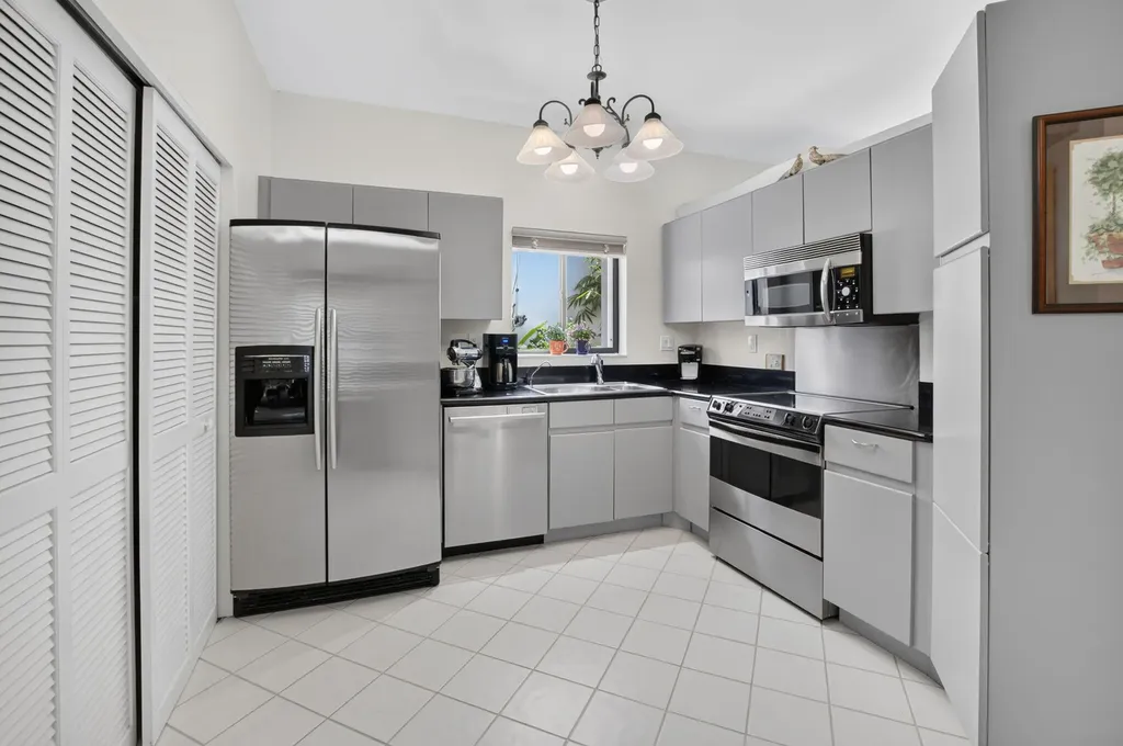 21692 Cromwell Circle Boca Raton FL 33486