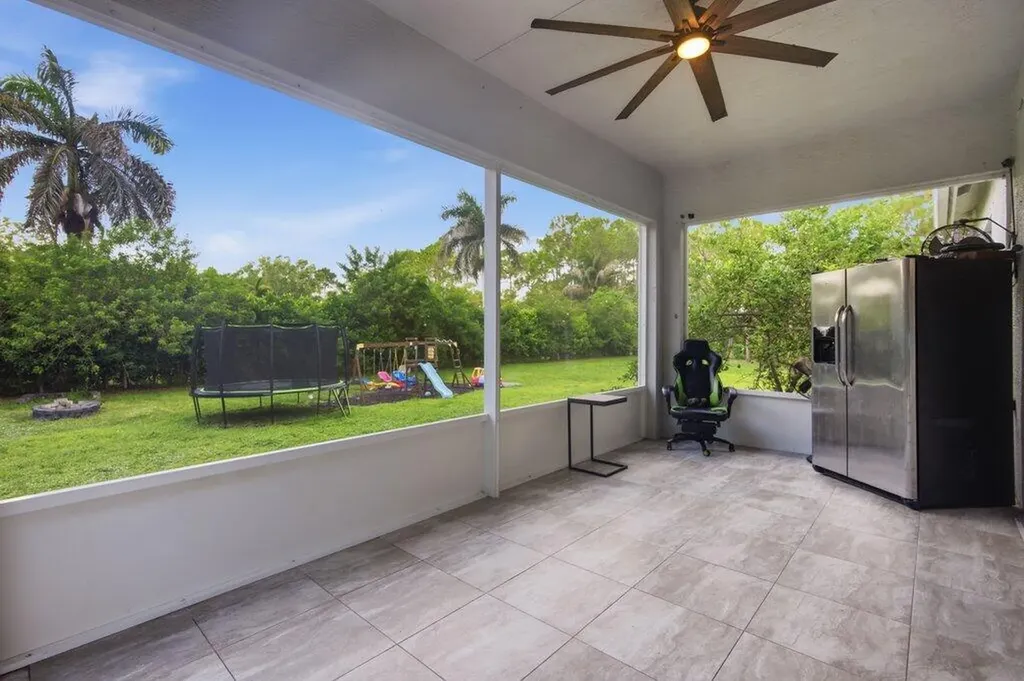 18310 42nd Road N The Acreage FL 33470