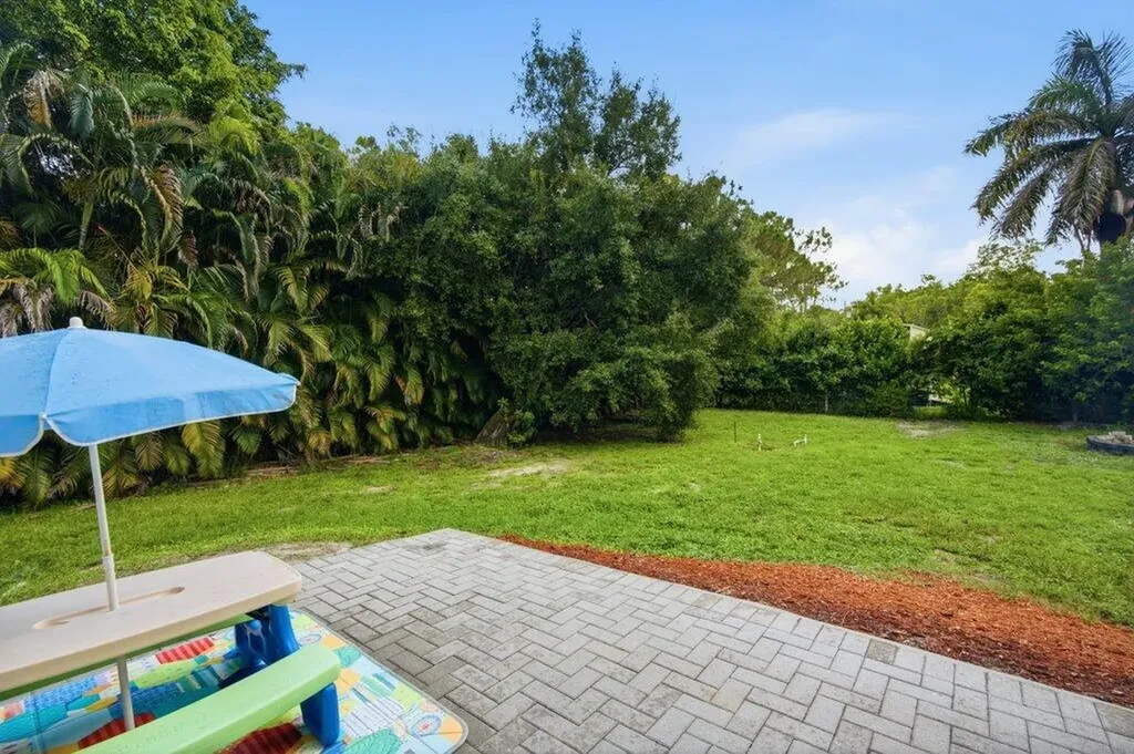 18310 42nd Road N The Acreage FL 33470