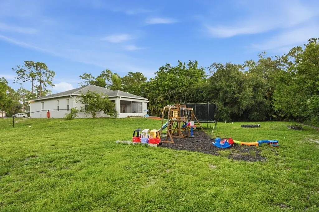 18310 42nd Road N The Acreage FL 33470