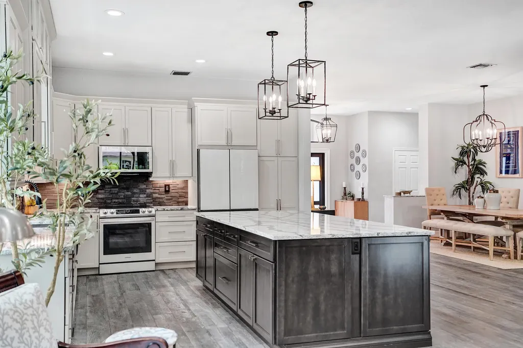 706 Tulip Circle Weston FL 33327