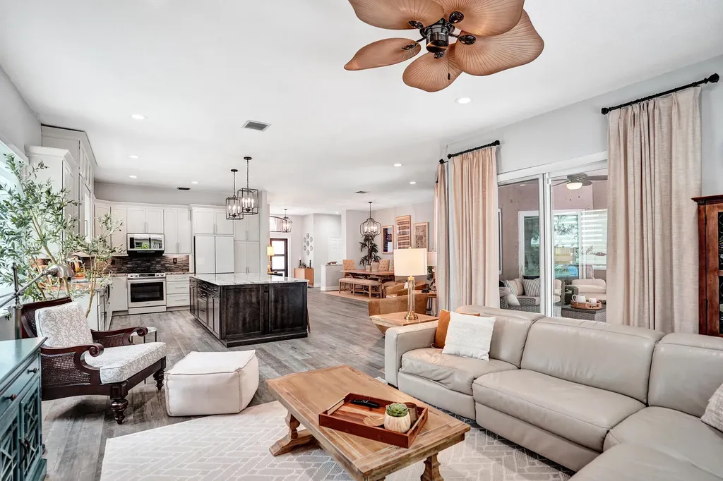 706 Tulip Circle Weston FL 33327