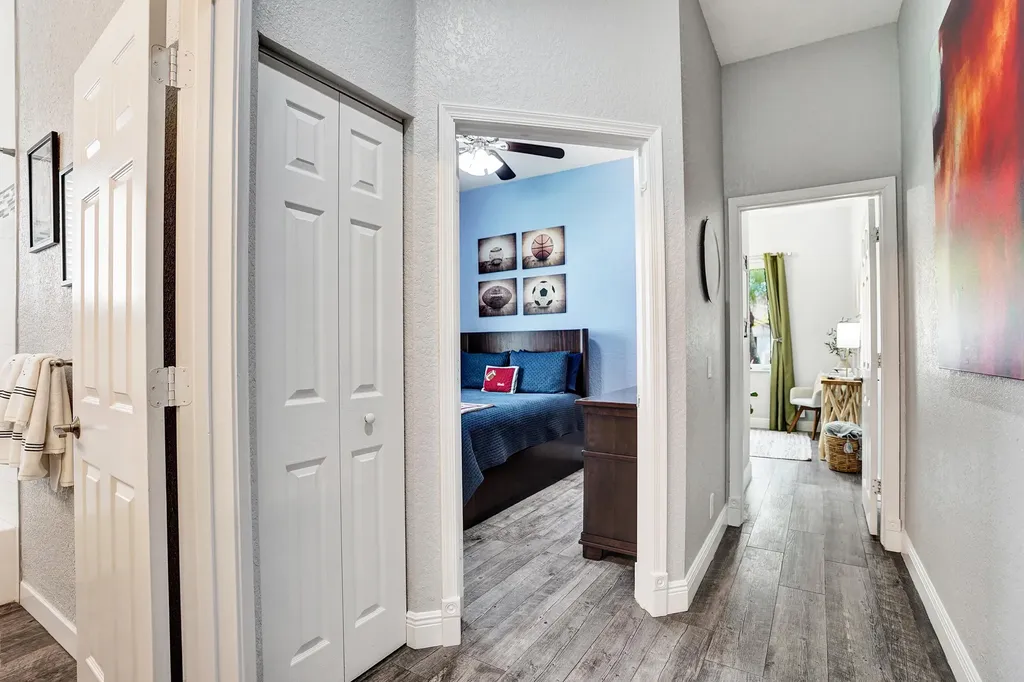 706 Tulip Circle Weston FL 33327