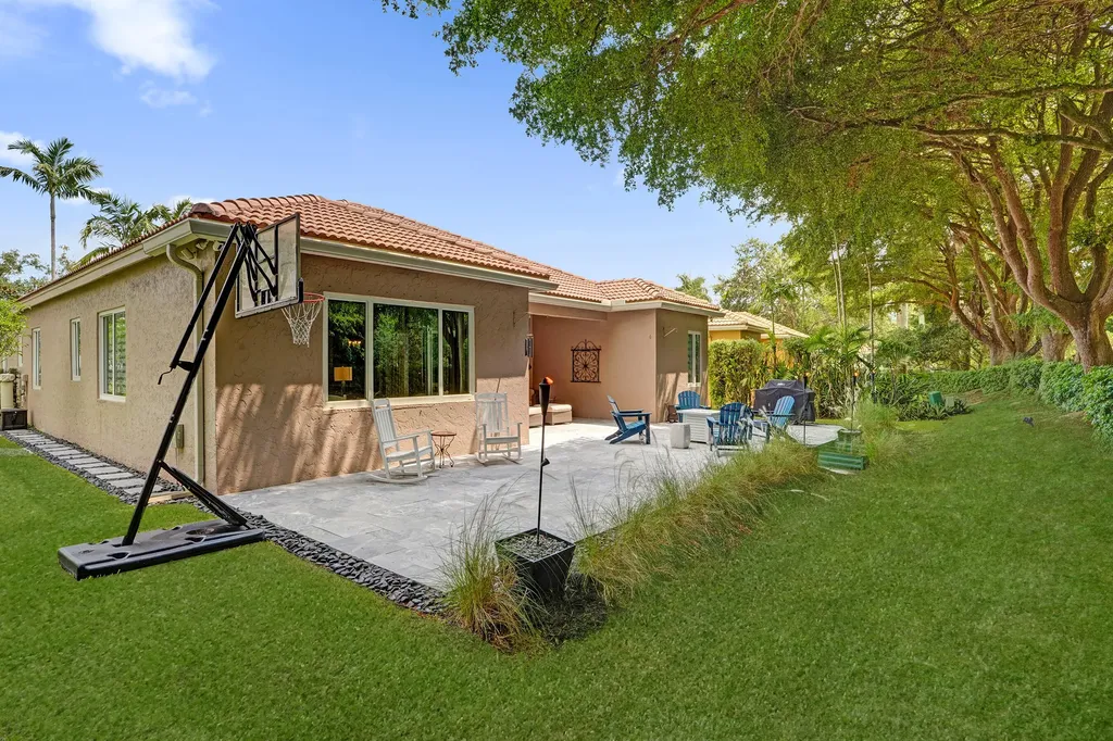 706 Tulip Circle Weston FL 33327