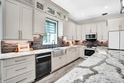 706 Tulip Circle Weston FL 33327