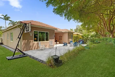 706 Tulip Circle Weston FL 33327