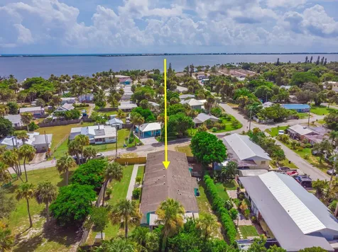 2546 NE Hickory Avenue Jensen Beach FL 34957