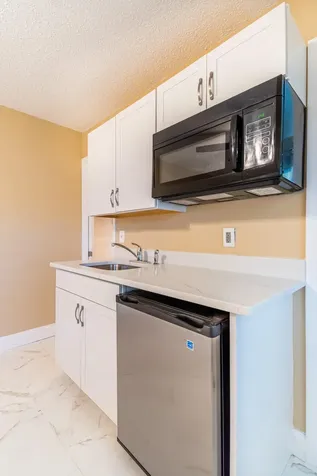 2546 NE Hickory Avenue Jensen Beach FL 34957
