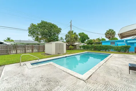 5543 SW 7th Street Margate FL 33068