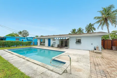 5543 SW 7th Street Margate FL 33068