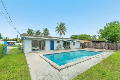 5543 SW 7th Street Margate FL 33068
