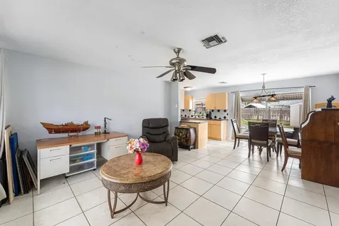 5543 SW 7th Street Margate FL 33068