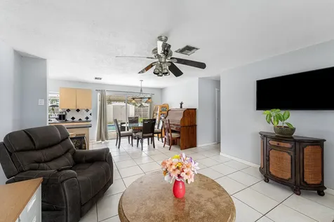 5543 SW 7th Street Margate FL 33068