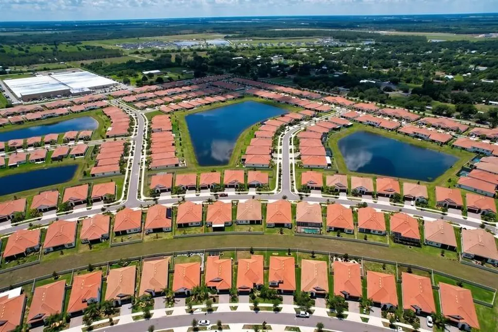 17228 Star Banks Street Wimauma FL 33598
