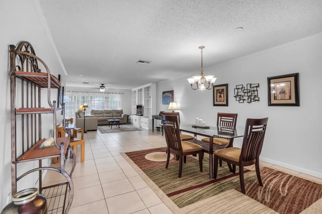 2886 Fernley Drive E West Palm Beach FL 33415