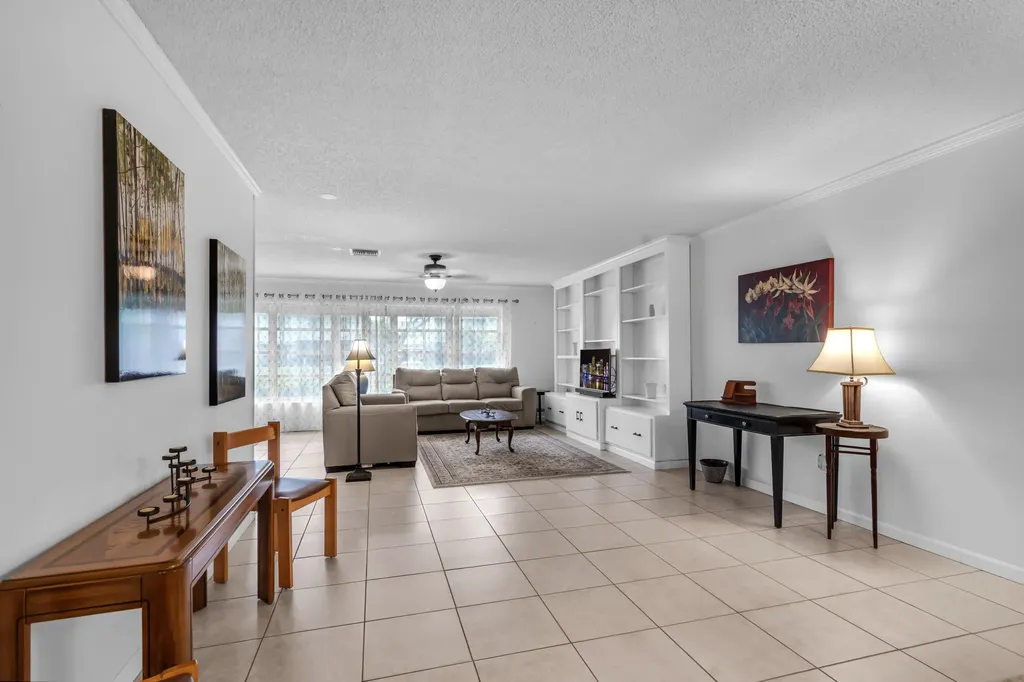 2886 Fernley Drive E West Palm Beach FL 33415