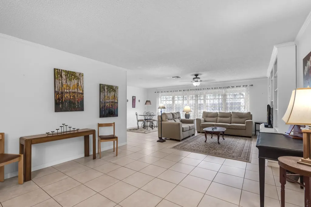 2886 Fernley Drive E West Palm Beach FL 33415