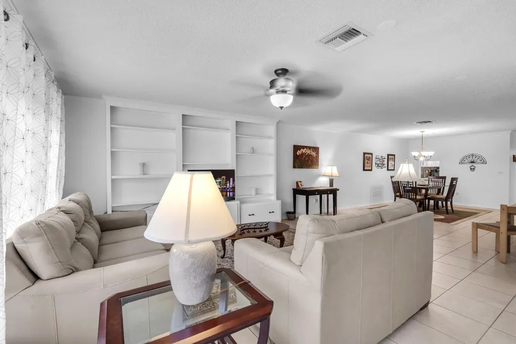 2886 Fernley Drive E West Palm Beach FL 33415