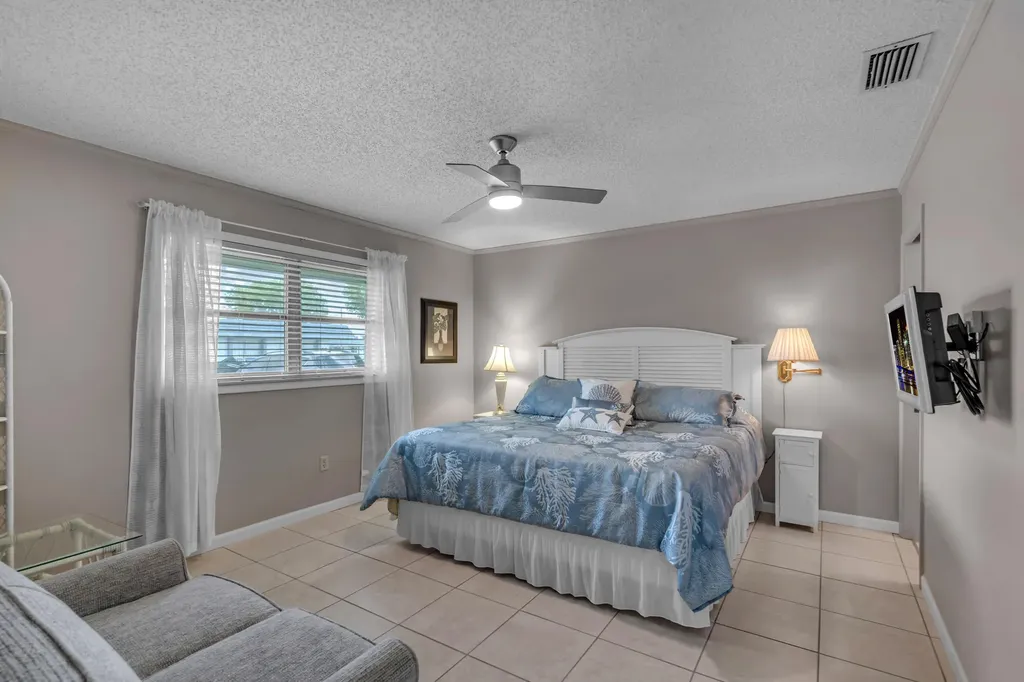 2886 Fernley Drive E West Palm Beach FL 33415