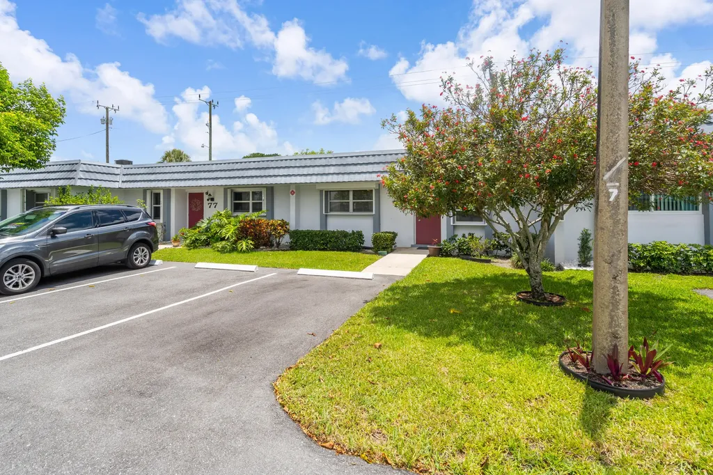 2886 Fernley Drive E West Palm Beach FL 33415