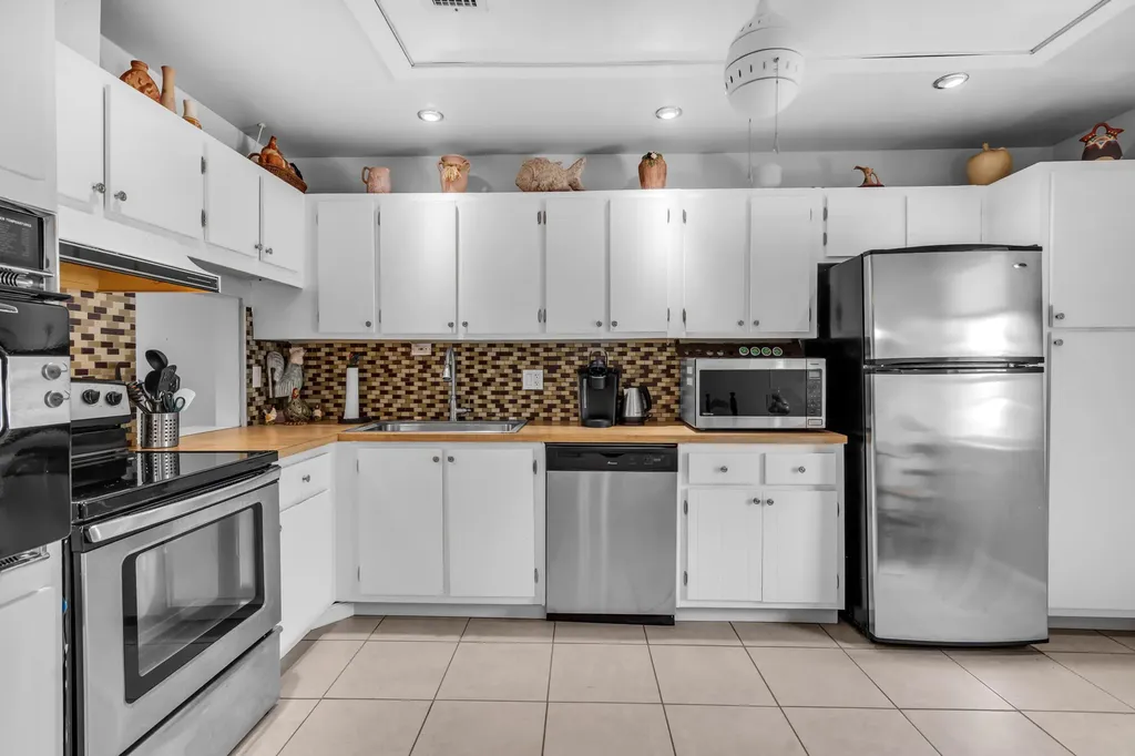 2886 Fernley Drive E West Palm Beach FL 33415