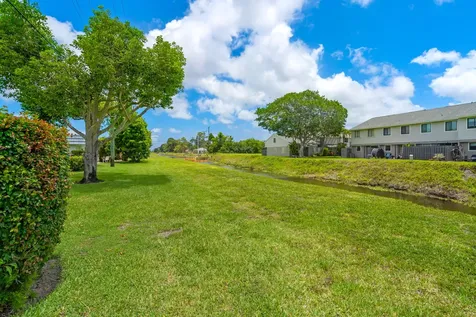 2886 Fernley Drive E West Palm Beach FL 33415