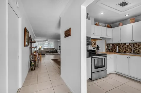 2886 Fernley Drive E West Palm Beach FL 33415