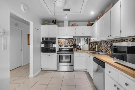2886 Fernley Drive E West Palm Beach FL 33415