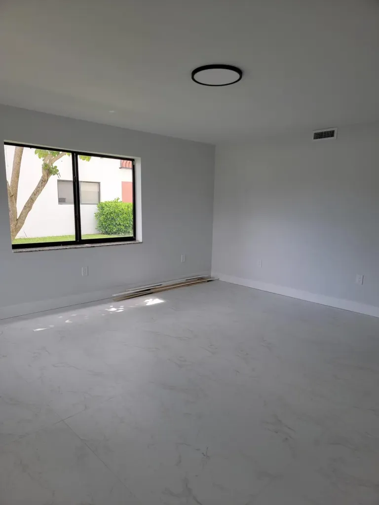 240 SW 7th Street Boca Raton FL 33432