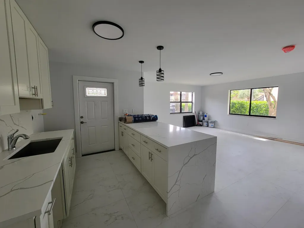 240 SW 7th Street Boca Raton FL 33432