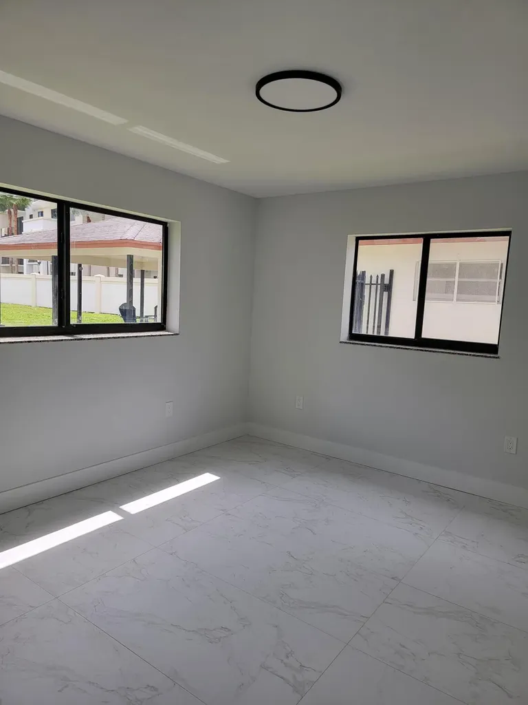 240 SW 7th Street Boca Raton FL 33432