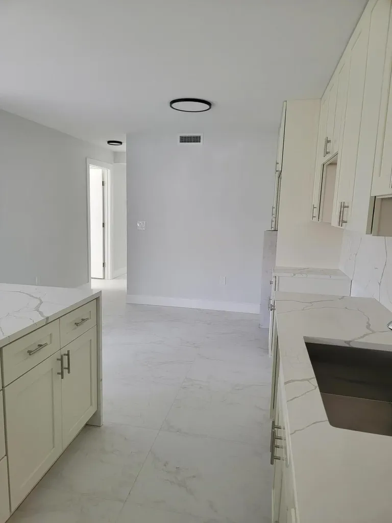 240 SW 7th Street Boca Raton FL 33432