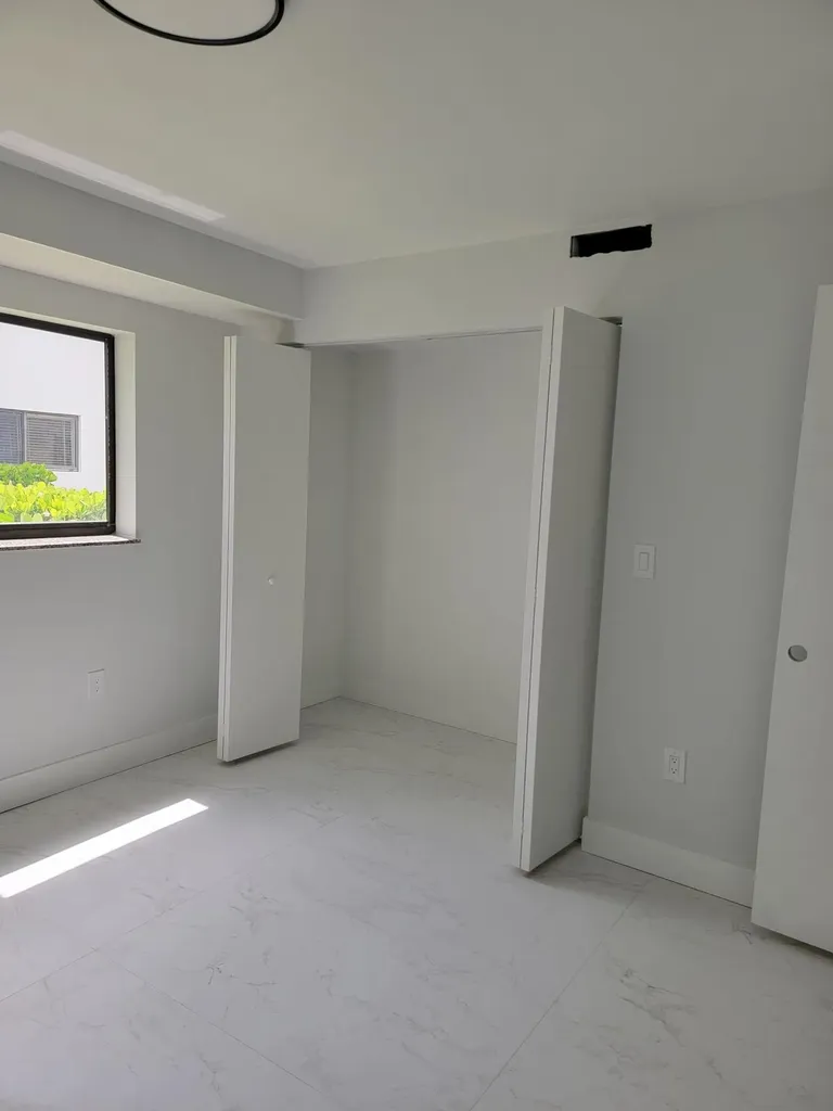 240 SW 7th Street Boca Raton FL 33432