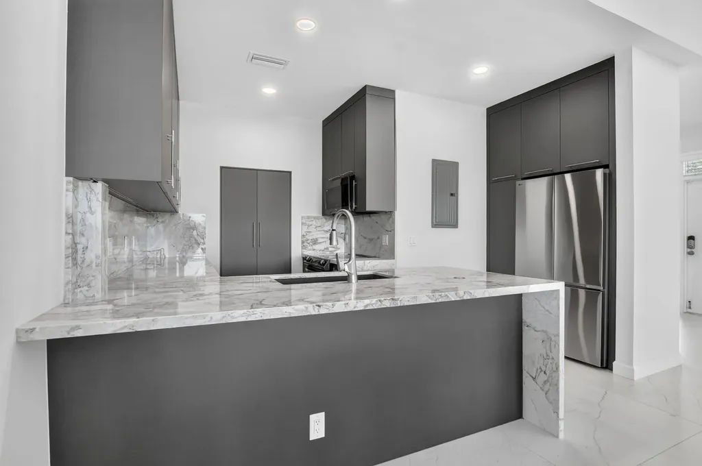 19317 Sabal Lake Drive Boca Raton FL 33434