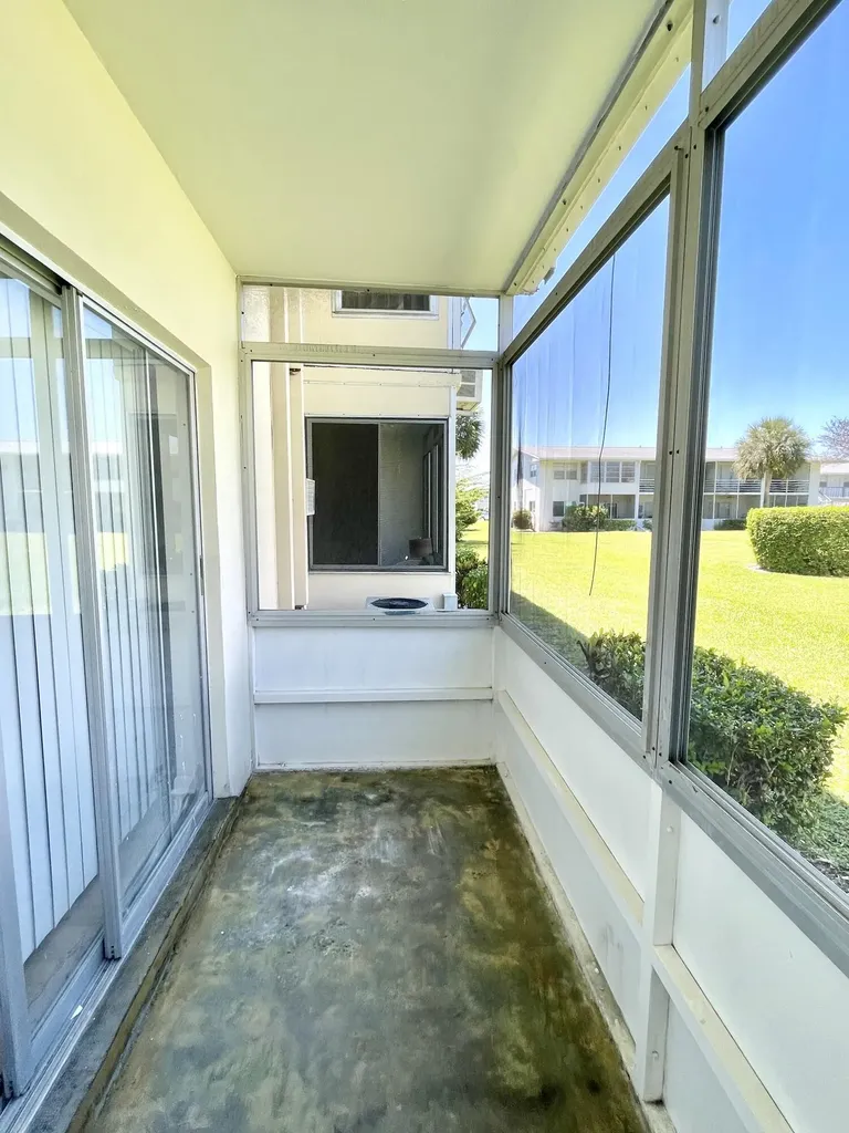 203 Easthampton I West Palm Beach FL 33417