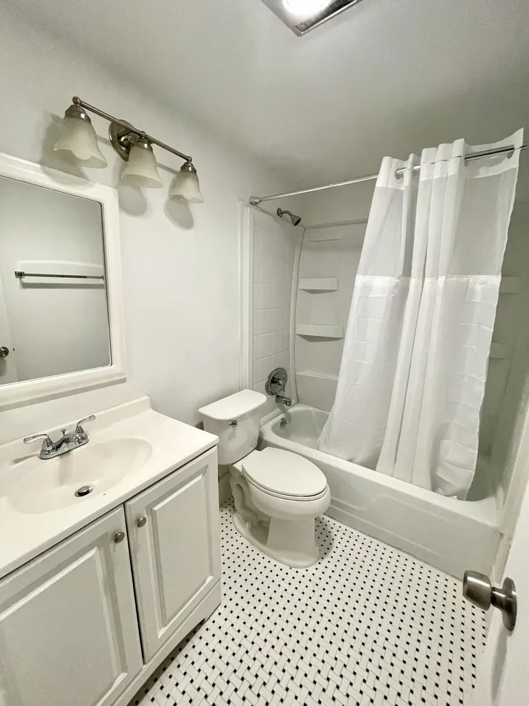 203 Easthampton I West Palm Beach FL 33417