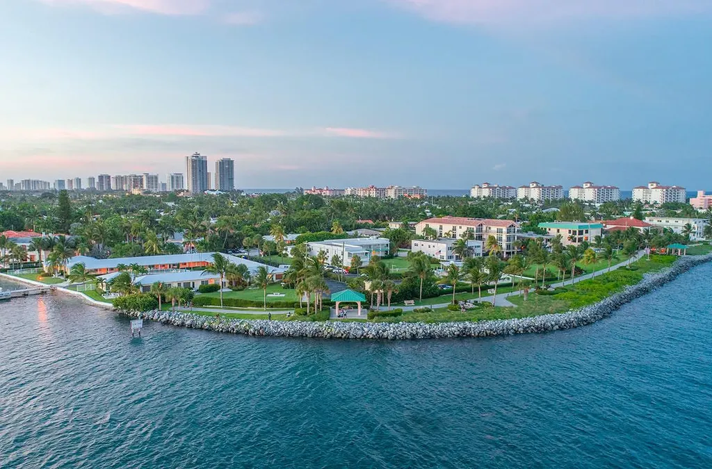 150 Inlet Way Palm Beach Shores FL 33404