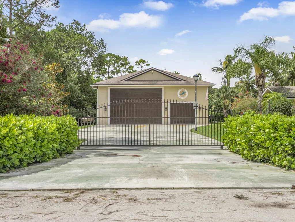 13676 N 85th Road N West Palm Beach FL 33412