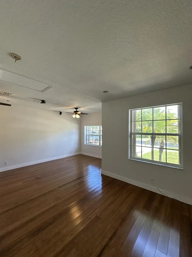 21698 Abington Court Boca Raton FL 33428