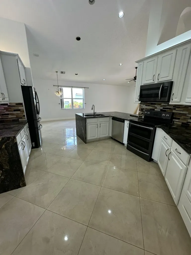 21698 Abington Court Boca Raton FL 33428