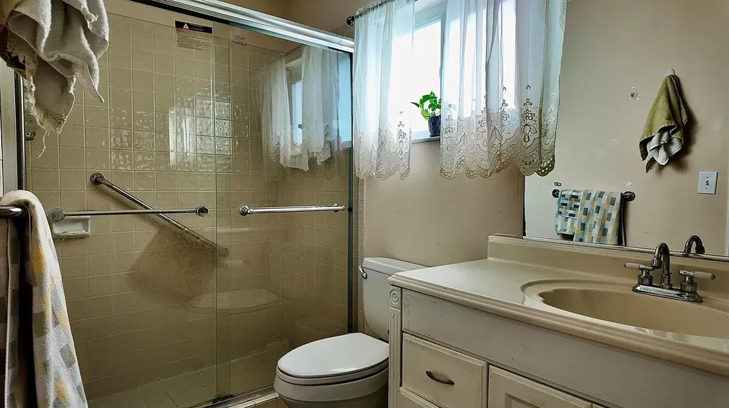 1061 NW 85th Terrace Plantation FL 33322
