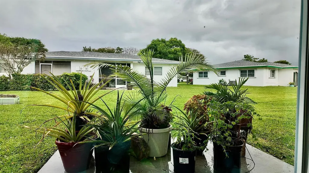 1061 NW 85th Terrace Plantation FL 33322